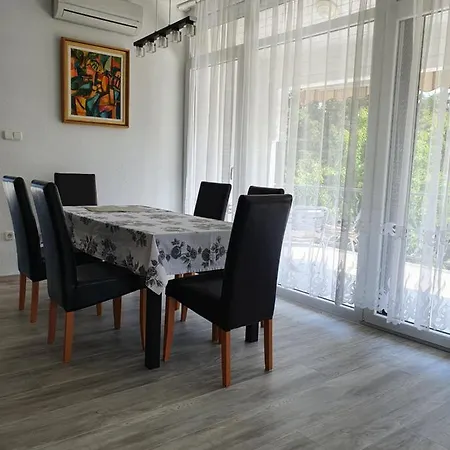 Levente Appartement *